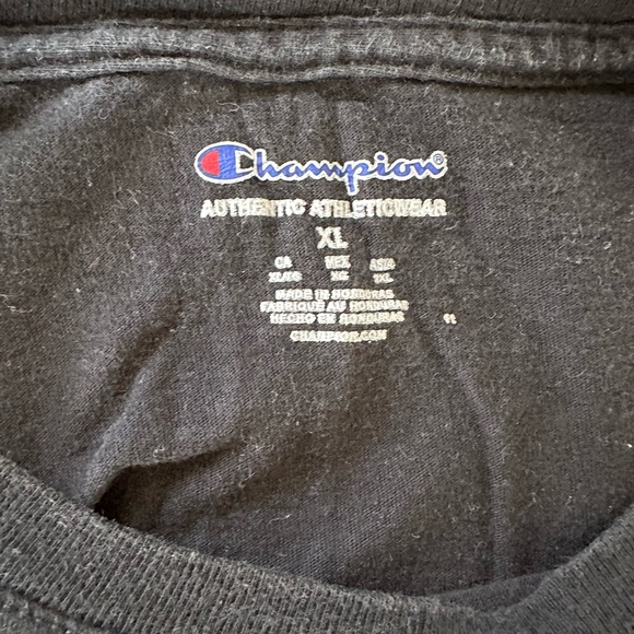 Men’s XL lot of clothing. Includes 3 Champion Shirts, 1 Polo Shirt, 1 Polo Pants - Picture 10 of 10